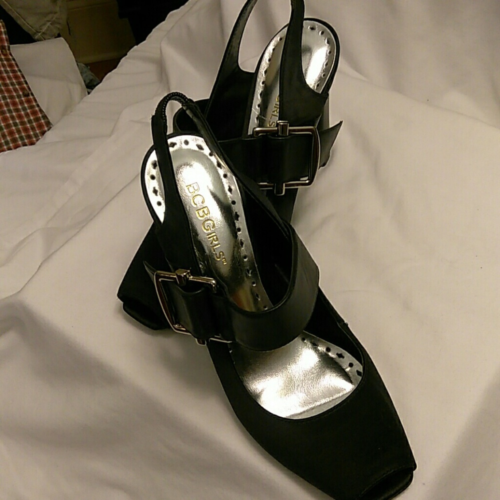 BCBG girls blac heels